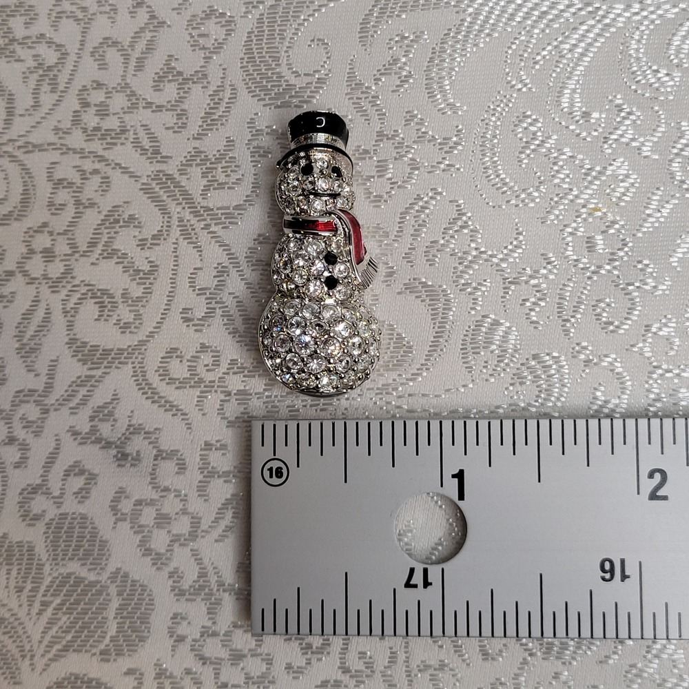 Swarovski Snowman‎ Pave w/Clear Crystal Brooch Signed Swan Holiday Winter Gift - Picture 9 of 9